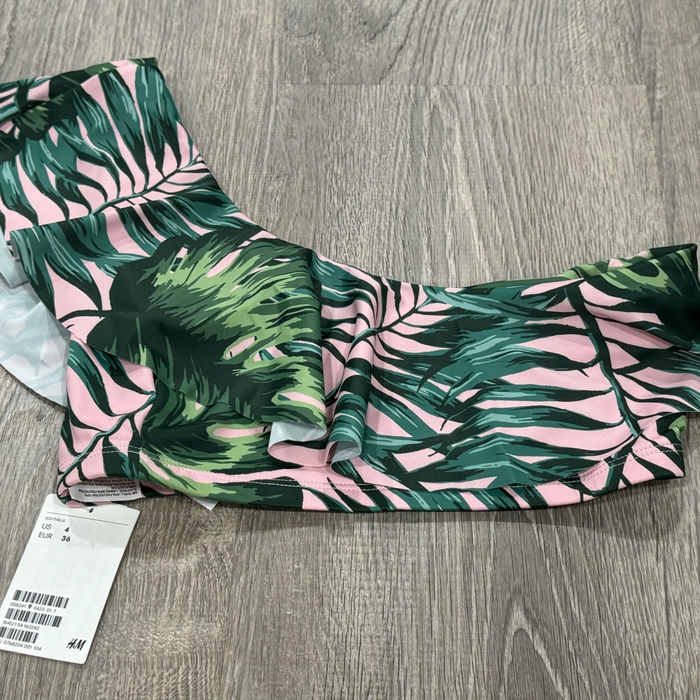 New H&M Tropical Swim Bikini Top Size 4 C42